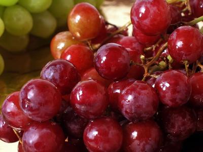 Image:http://www.healthandweightsolutions.com/img/Grapes1.jpg